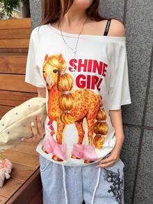 K-Vae Camiseta de mujer estilo dulce y fresco con estampado de leopardo y gráfico de poni, hombro asimétrico, manga corta holgada, top casual versátil y estilizante - Blanco - Ver 1