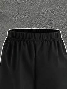 SHEIN 2件組 青少年男孩酷炫火焰圖案與時尚Logo印花圓領短袖T恤＋寬腿工裝褲套裝，適合假期派對、春夏秋季，休閒舒適，開學首選，時尚休閒穿搭，夏秋街頭風戶外休閒套裝 - 彩色 - 查看 4