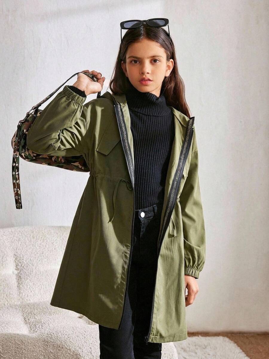 SHEIN Chaqueta de parka de punto con capucha, bolsillo y letra suelta informal para niñas preadolescentes - Verde militar - Ver 1