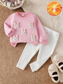 SHEIN Playful Pals 嬰兒幼兒秋冬套裝，女嬰可愛3D白兔粉色衛衣搭配親膚柔軟白色長褲套裝 - 粉色 - 查看 3