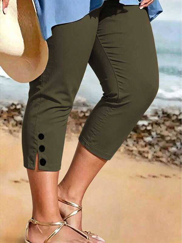 SHEIN LUNE CURVE Summer High-Waisted Elastic Black Capris (Also Called Mid-Length Pants / Capris Leggings) With Side Slit + Button Decor: The Side Of The Pant Leg Features A Small Slit, Accented With A Few Black Buttons To Break The Monotony Of The Solid Black Pants, Adding A Touch Of Dynamism When Walking And Subtly Revealing A Bit Of Skin, Visually Elongating The Calf Lines. Plus Size Pants