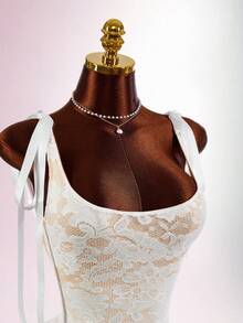 Amplova Abito mini elegante da donna senza maniche con nodo sulle spalle e pizzo floreale - Bianco - Visualizzare 7