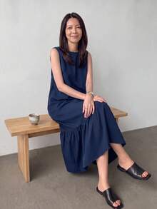 EMERY ROSE 圓領抓皺背部設計 抓皺荷葉邊下擺 A字版型 無袖海軍藍長洋裝 休閒極簡優雅 日常正式日間女款 - 藏蓝色 - 查看 2