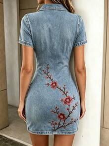 SHEIN LUNE 女款花卉梅花仿刺繡印花迷你洋裝，領口半排釦短袖修身鉛筆裙，休閒日常修身短洋裝 - 彩色 - 查看 2