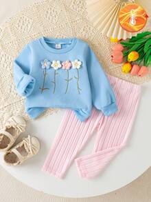 SHEIN Playful Pals 女嬰清新3D花卉刺繡運動衫套裝，春秋款親膚柔軟藍色3D花卉運動衫＋粉色羅紋長褲套裝，可愛百搭風格 - 藍色 - 查看 3