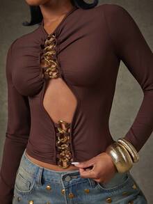 Denimoi Atasan Fashion dengan Detail Rantai dan Potongan, Atasan Seksi Lengan Panjang untuk Kencan Malam Bersama Teman Wanita (GNO), Atasan untuk Makan Malam - Coklat - View 2