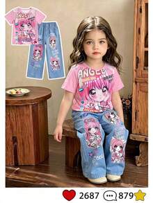 SHEIN 女童 T-shirt 套裝，粉色短袖圓領 T-shirt 配可愛卡通動漫印花上衣與仿牛仔印花直筒褲，2 件套，夏季兒童時尚套裝，充滿活力夏日氛圍，適合外出與上學穿著 - 粉色 - 查看 2