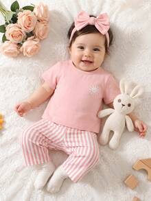 SHEIN Playful Pals 2件套嬰兒/幼兒女童甜美優雅可愛風春夏新款 粉色小太陽圖案圓領短袖上衣 + 粉白條紋長褲，柔軟舒適面料，適合日常穿著或戶外活動 - 粉色 - 查看 6