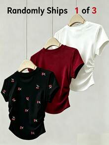 SHEIN T-shirt à manches courtes à taille cintrée pour filles préadolescentes, boîte aveugle 3-en-1, envoyé au hasard, imprimé cerise sur toute la surface, manches courtes, noir, bordeaux, blanc, convient pour les sorties, le streetwear, le quotidien, basique polyvalent, convient pour le printemps, l'été, l'automne, l'hiver, toutes les saisons - Multicolore - Voir 2