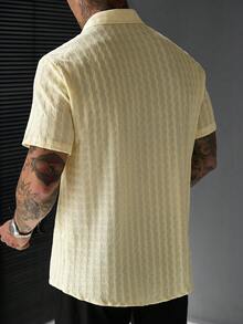 Manfinity CasualCool Men's Plus Size Solid Color Single-Breasted Short Sleeve Casual Commuter Shirt - Yellow - View 2