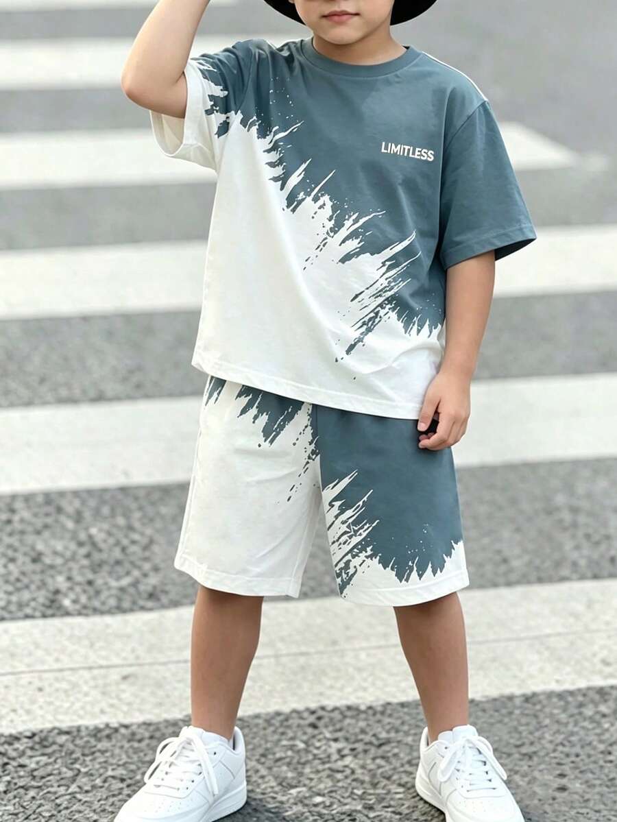 Young Boy Letter Print Colorblock Short Sleeve T-Shirt And Shorts Set - Multicolor - View 1
