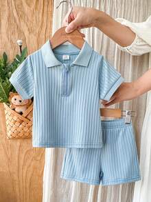 SHEIN Vintaside Kids 男嬰白色夏季休閒提花 Polo 領短袖上衣與短褲套裝，可愛學院風 - 藍色 - 查看 4