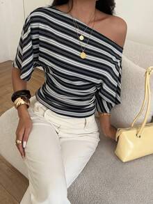 Aloruh 不對稱單肩寬鬆上衣，抽褶腰部設計，極簡基本款 T-shirt - 黑與白 - 查看 4