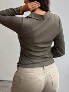 Dazy Plus Solid Color Ribbed Notch V-Neck Fitted Casual Short Sleeve Plus Size Women's Spring/Summer T-Shirt - Olive Green - View 3
