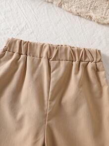 SHEIN Playful Pals 2件組男嬰紋理布料短袖 Polo 衫與卡其色長褲套裝，男嬰服裝套裝 - 卡其色 - 查看 7