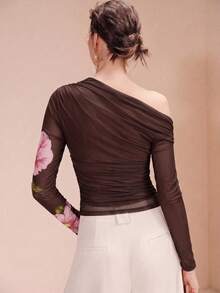Arave Top ajustado sexy transparente con cuello asimétrico y estampado floral - Café integral - Ver 2