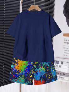 SHEIN 小男孩簡單卡通印花圓領T恤與休閒短褲套裝 - 彩色 - 查看 2
