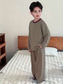 Dazy Kids 青少年男孩圓領條紋拼色長袖上衣與休閒長褲家居服套裝 - 棕色 - 查看 3