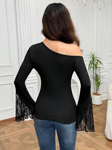 Modelyn Camiseta de mujer estilo francés sexy con encaje patchwork y hombro asimétrico, ropa de calle - Negro - Ver 5