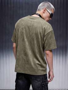 IRON GLYPH 男士仿麂皮刺繡短袖圓領T恤，時尚款 - 軍綠色 - 查看 8