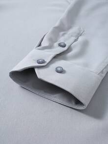 Calvornis 男士休閒百搭口袋單排扣長袖商務襯衫 - 淺灰色 - 查看 6