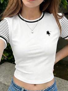 少女复古美式校园经典迷你Logo骑士图案黑白条纹短袖圆领T恤，舒适百搭，适合日常穿着，夏季学院风T恤，春季T恤，青少年紧身美感T恤 - 彩色 - 查看 3