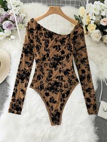 SHEIN Franclia 女士纹理植绒印花露肩长袖连体衣 - 卡其色 - 查看 2