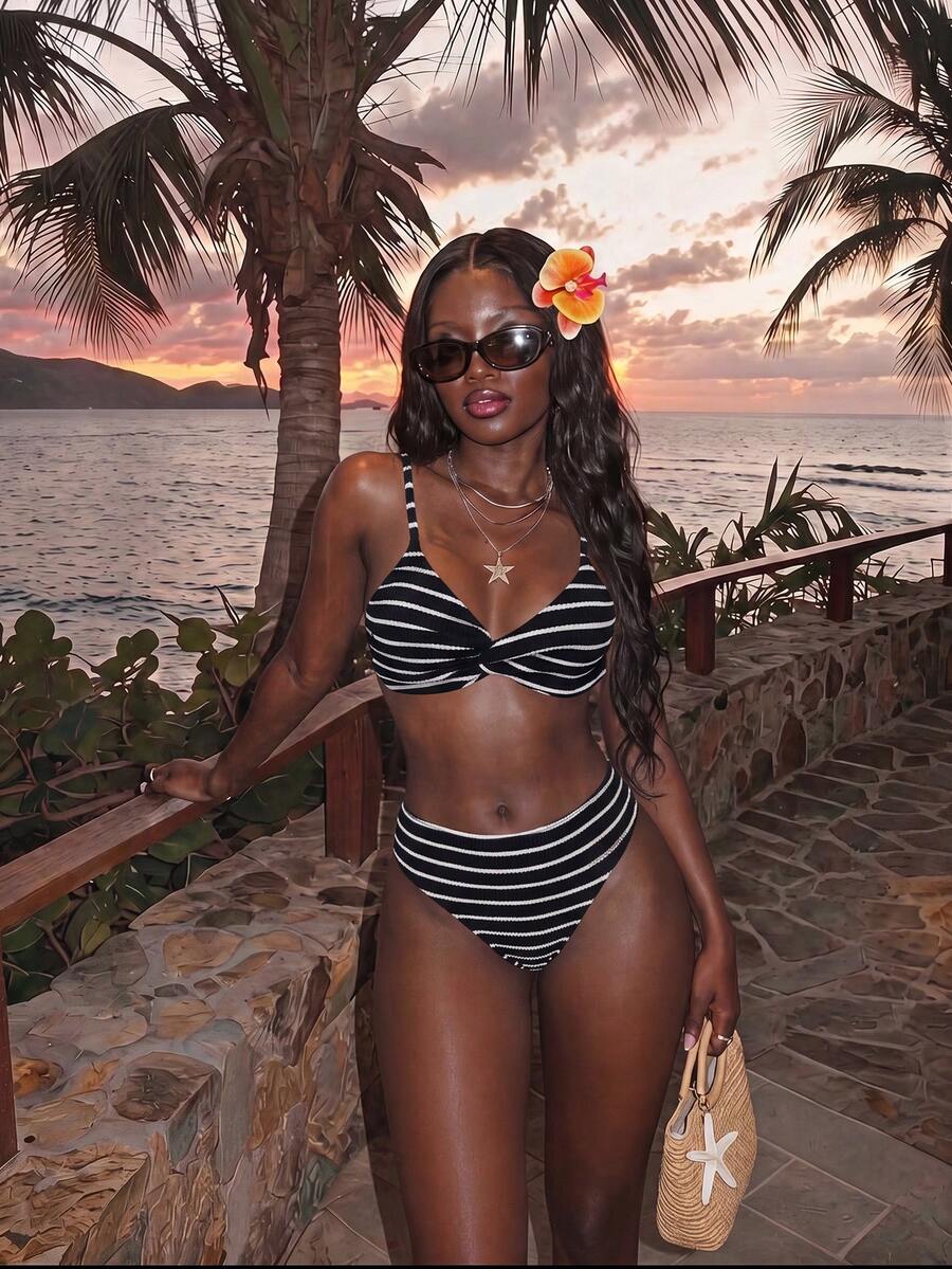 SHEIN Swim 女款條紋比基尼泳衣套裝,適合海灘度假 - 黑與白 - 查看 1