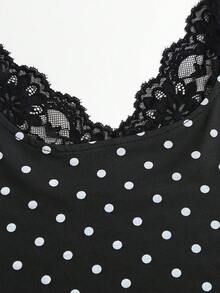 Sweetra 春夏秋女款黑色針織蕾絲拼接性感時尚低V領細肩帶露背短版背心 - 黑與白 - 查看 4