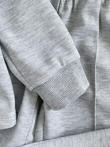 SHEIN Playful Pals 嬰兒男童/女童休閒套裝，灰色花卉，正面刺繡黑馬，秋季風格，適合居家穿著，極簡搭配，幼兒半拉鍊領長袖上衣與長褲套裝，極簡風格 - 淺灰色 - 查看 10
