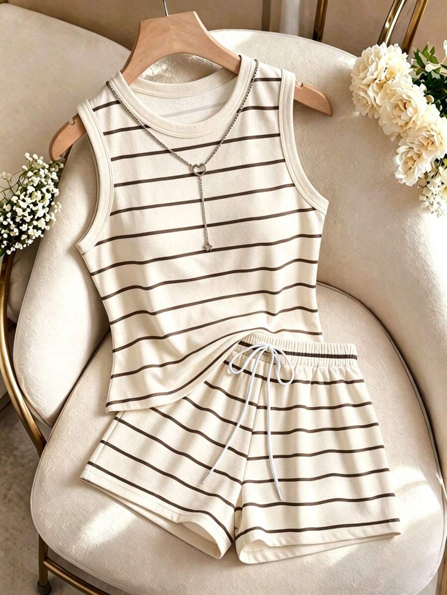 EMERY ROSE Plus Size Women's Striped Contrast Color Round Neck Tank Top And Drawstring Waist Casual Shorts 2-Piece Set - Multicolor - View 1