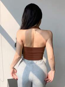 DAZY 女款修身細肩帶露背背心短版上衣，性感風格，適合夏季、春季、秋季音樂節、度假與街頭穿搭 - 棕色 - View 2