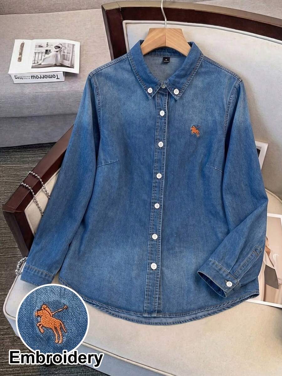 SHEIN MOD 大尺碼女款馬術刺繡長袖單排扣牛仔襯衫 - 深色水洗藍 - 查看 1