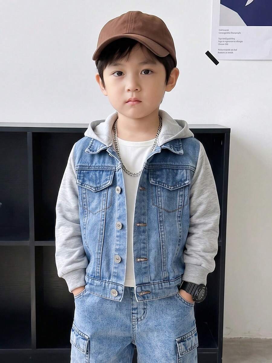 SHEIN 男童秋冬拼接連帽牛仔夾克，嬰兒藍色配運動衫袖子，復古水洗，寬鬆休閒版型，柔軟面料