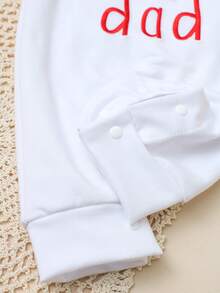 SHEIN 2件組新生男嬰攝影套裝 小弟弟刺繡款 白色與紅色 秋冬可愛家庭配色 迎新回家裝 嬰兒洗禮禮物 - 白色 - 查看 8