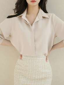 DAZY Camisa de manga larga con botones delanteros sólidos, blusa de trabajo sencilla, ropa de vuelta al colegio - Beis - Ver 5