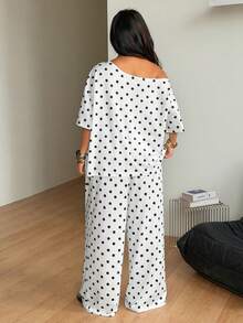 Coolane 女款大尺碼夏秋復古街頭風度假波點露肩T恤兩件套套裝 黑白配色 適合辦公室 - 白色 - 查看 5