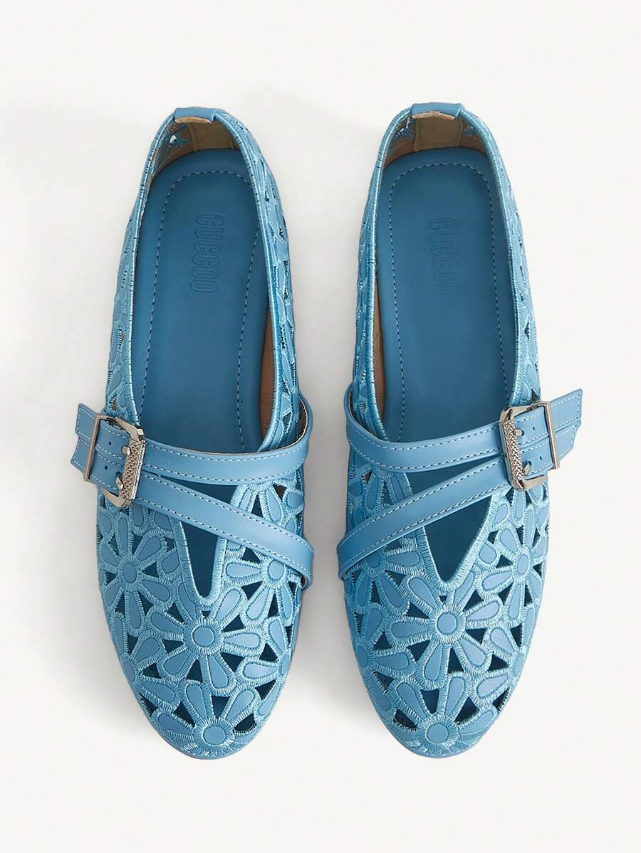 CUCCOO CHICEST 女款鏤空刺繡扣飾舒適平底鞋 - 藍色 - 查看 1