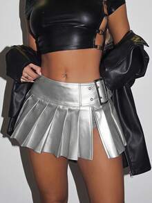 SHEIN ICON Falda plateada plisada de PU con detalles de hebilla, cintura baja metálica - Plateado - Ver 1