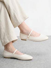 奶杏色,
