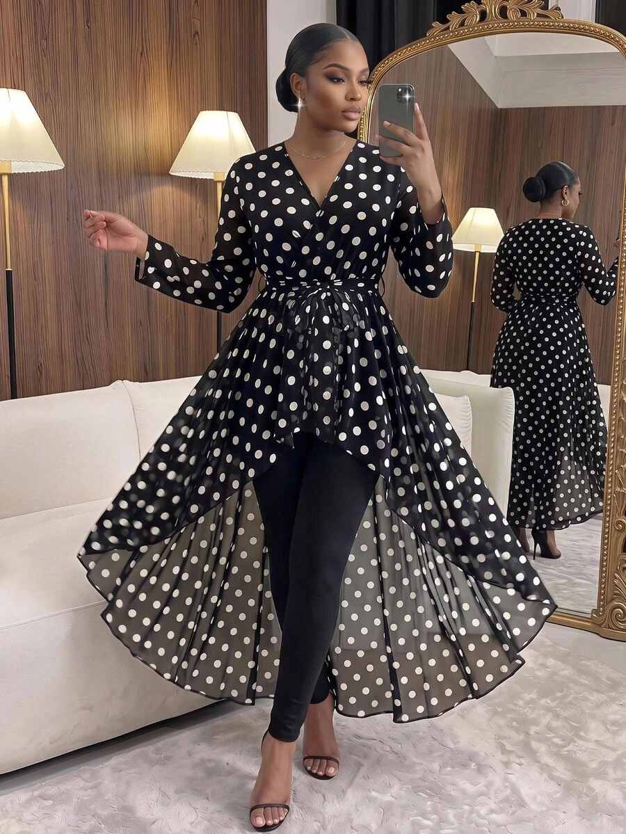 SHEIN Lady CURVE 大尺碼女款波點印花長袖高領下擺襯衫 - 黑與白 - 查看 1