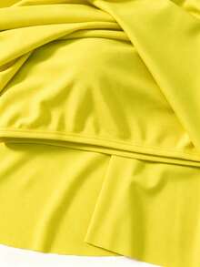 Swim Lushoire Top de traje de baño tipo camisola de talla grande con bajo asimétrico y plisado de color liso para playa de verano - Amarillo - Ver 3
