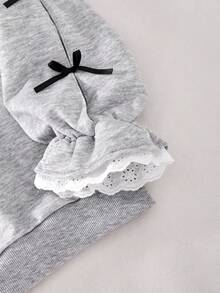 SHEIN Sparklyn 女童韓式刺繡蕾絲領拼接喇叭袖落肩寬鬆套頭運動衫，單件，適中厚度，適合春秋日常休閒、返校、度假穿著 - 灰色 - 查看 7