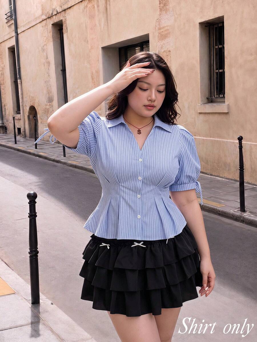 SHEIN MOD 春夏新款女士加大码优雅条纹短袖衬衫，修身腰带泡泡袖衬衫，适合职场和休闲穿着 - 藍白色 - 查看 1