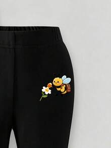 SHEIN 2件組女童時尚圓領衛衣與甜美喇叭褲套裝，俏皮可愛蜜蜂與花朵圖案設計，適合假期派對、春/秋/冬，舒適休閒，小女孩春/秋/冬首選，時尚休閒穿搭、街頭風、外出套裝、返校派對 - 彩色 - 查看 4