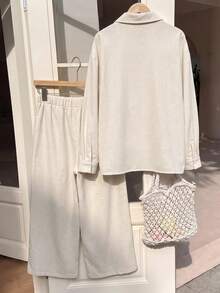 SHEIN Tween Girl 少女米白色紋理兩件套 刺繡領長袖襯衫搭配鬆緊腰寬腿長褲 休閒酷女孩校園風 - 杏色 - 查看 2