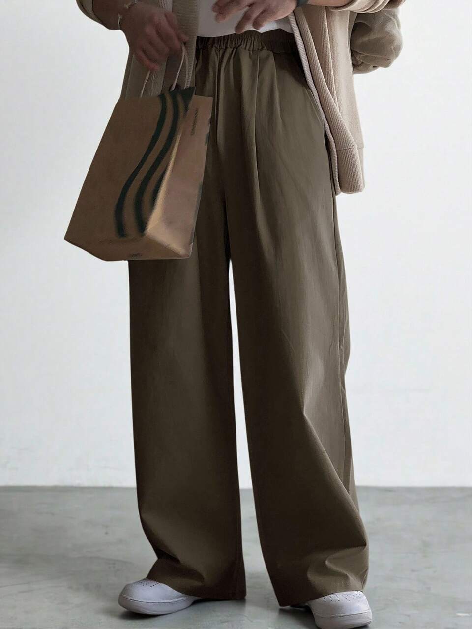 Men's Solid Brown Pleated Pocket Pants, Autumn