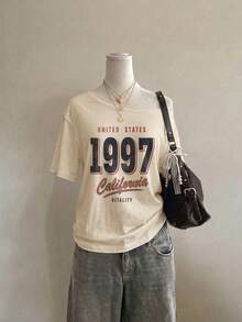 SHEIN EZwear 休閒極簡風 1997 數字滿版印花露肩落肩短袖寬鬆女款 T 恤 - 白色 - 查看 4