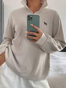 DAZY 女款寬鬆長袖休閒街頭風刺繡圖案衛衣，秋冬款 - 杏色 - 查看 6