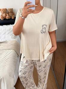 Napfluff CURVE Napfluff CURVE Set Piyama Kasual Ukuran Besar dengan Motif Beruang Kartun, Kerah Bulat, Lengan Pendek, dan Celana Panjang, Bahan Rajut, dan Celana Panjang. - Aprikot - View 6